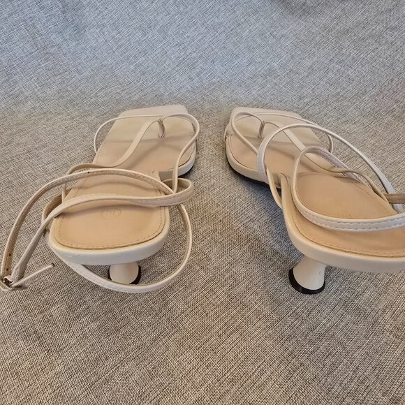 Women's Nude Thong Sandals with Ankle Strap, Size 10 - Picture 5 of 7